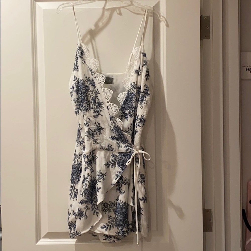 4siznnai embroidered wrap romper